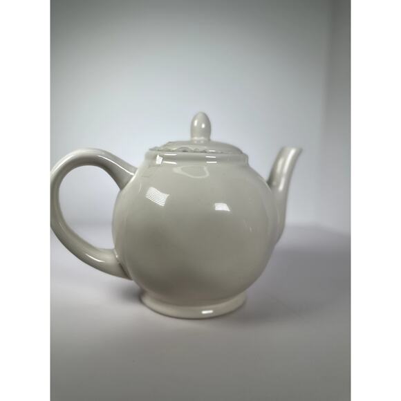 Rae Dunn by Magenta “QUEEN” Bee Icon Round Teapot White Ceramic Black Lettering - Picture 3 of 4